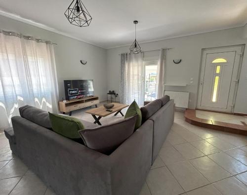 Perea Villa | Margaw's Villa 600m from the beach