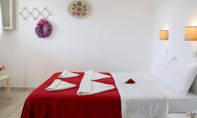 Parasporos Apartment | Marili Apartments, Apt#3 by the sea