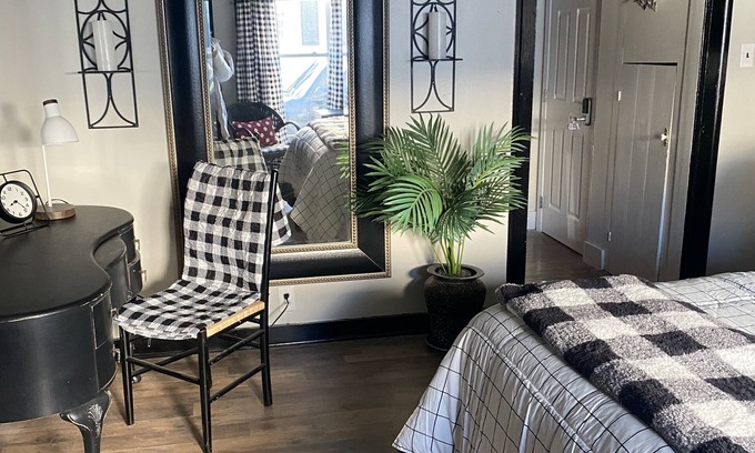 Jefferson City Cottage | Marilyn Apartment with designated work space-CNU/smoky mountains/Cherokee Lake