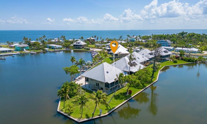 Bokeelia Condo | Marina Gardens Condo, 2/2 with Incredible Endless Water Views! Boat Lift Included!