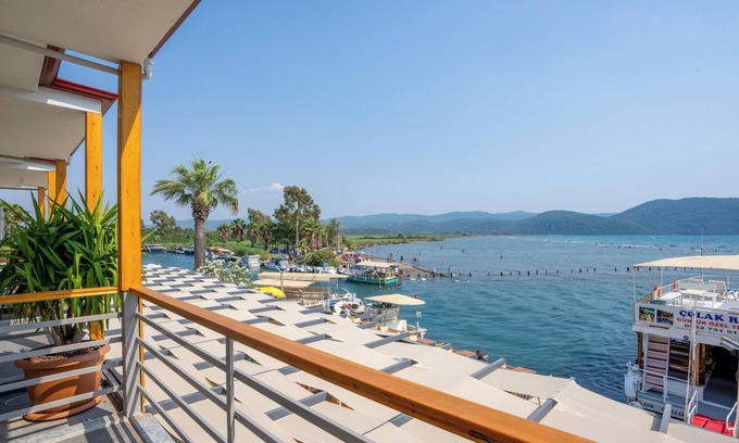Akyaka City Center Hotel | Marina Port Akyaka