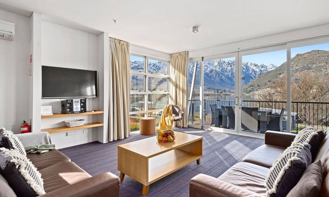 Frankton Apartment | Marina Quarters 406B | Waterfront views