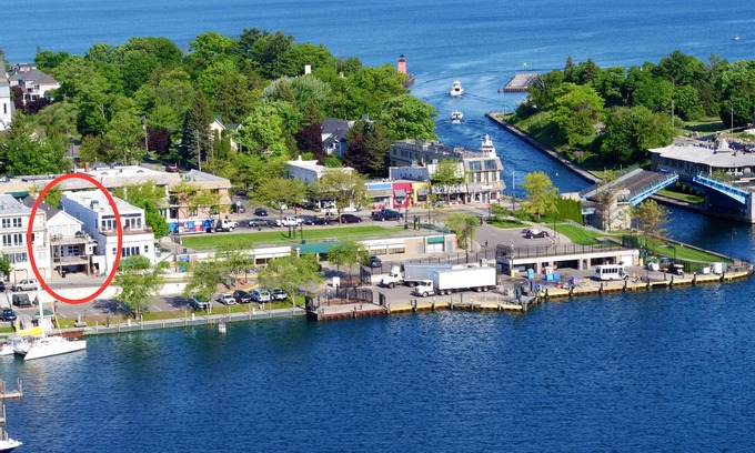 Charlevoix House | Marina Suite - Beautiful Downtown Charlevoix