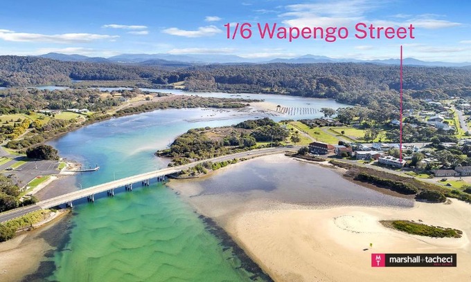 Bermagui House | Marina Townhouse Unit 1 Walk to beach Bermagui