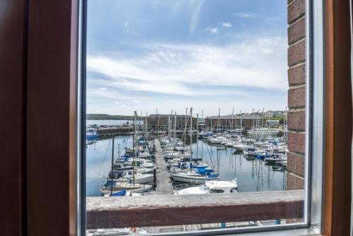 Milford Haven Apartment | Marina View - 3 Bedroom Apartment - Milford Marina
