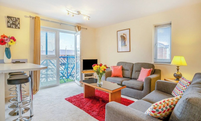 Castle Cottage | Marina View Apartment