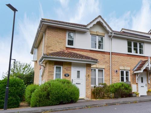 East Cowes House | Marina View
