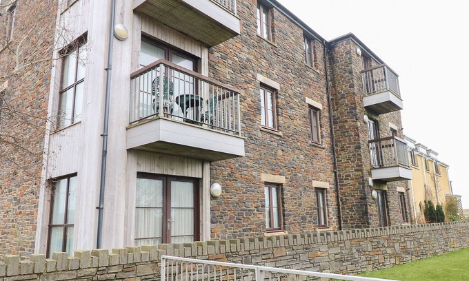 Burry Port House | MARINA VIEW, pet friendly in Burry Port