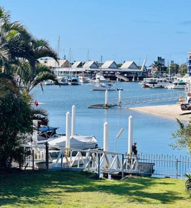 Minyama House | Marina Views - Family friendly by Custom Bnb Hosting