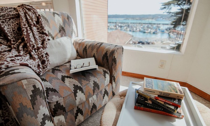 Historic Bayfront Condo | Marina Views! Watch the Boats! Walk to Everything!