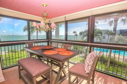 Sanibel House | Mariner Pointe #542