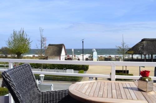 Haffkrug Apartment | Maris Ferienwohnung Nr 48 OG mit Balkon und Meerblick