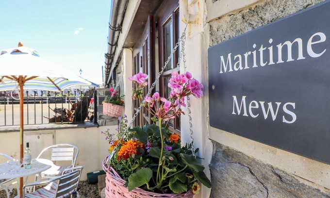Porthmadog Cottage | Maritime Mews, 6 The Oakleys