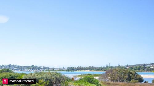 Bermagui House | Marlin Waters Unit 1 walk to beach and river Bermagui Linen Provided