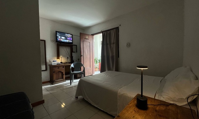 Calzada Madero Hotel | Marqués 100