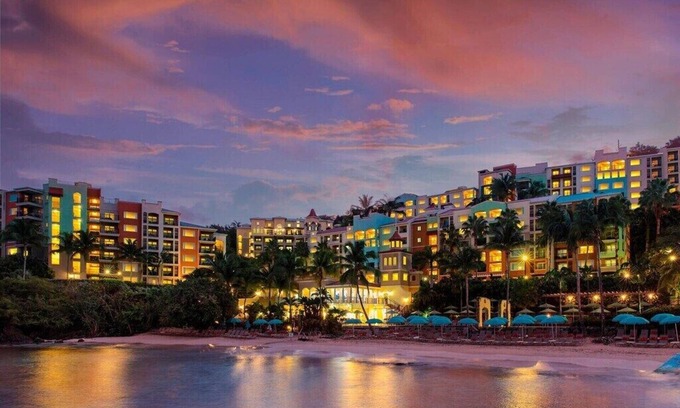 Estate Bakkero Condo | Marriott Frenchman Cove Week of Christmas