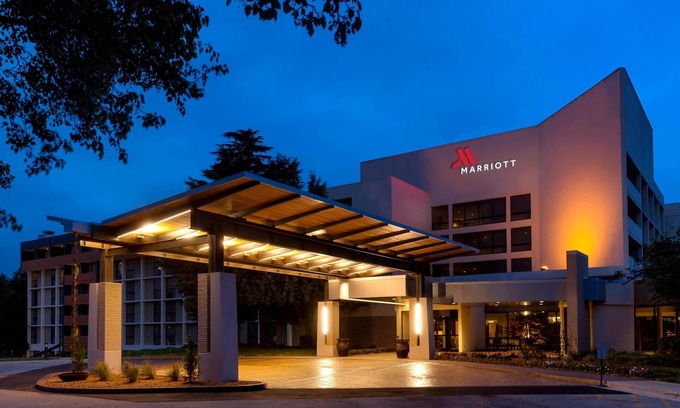 Greensboro Hotel | Marriott Greensboro Airport