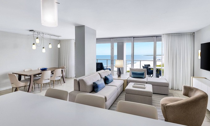 Marco Island Resort | Marriott's Crystal Shores