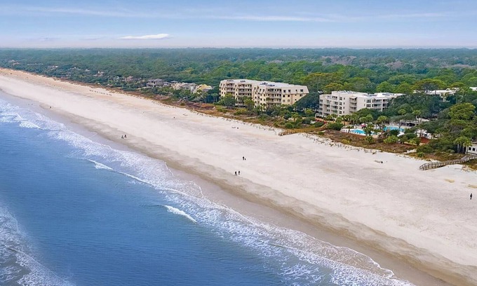 Sea Pines Resort | Marriott's Monarch at Sea Pines 2 Bedroom Garden View