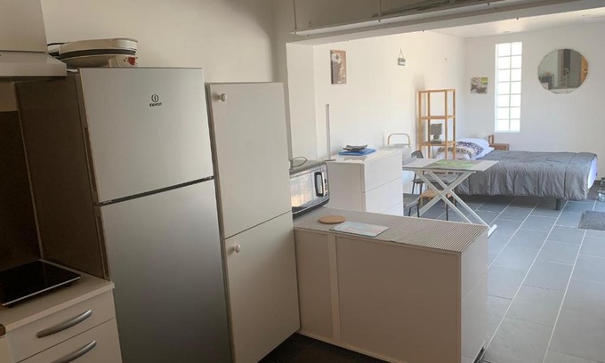Marseillan Apartment | MARSEILLAN ville proche centre, étang, 4 km plage