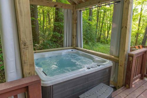 Lookout Valley Neighborhood Association House | Martha Cabin Tiny Cabin By Downtown Chattanooga