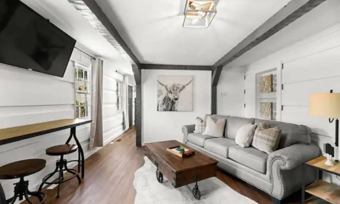 Dandridge House | Martha's GuestHouse - Historic Downtown Dandridge! Ripleys Attraction Discounts