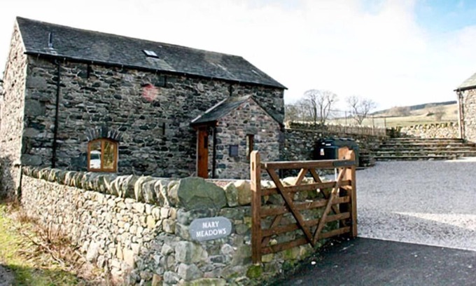 Dockray Cabin | MARY MEADOWS BARN, family friendly, with a garden in Penrith