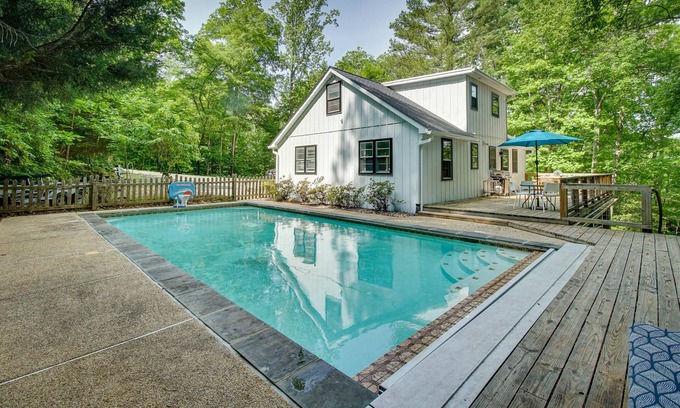 Lusby Cabin | Maryland Vacation Rental w/Private Pool & Dock