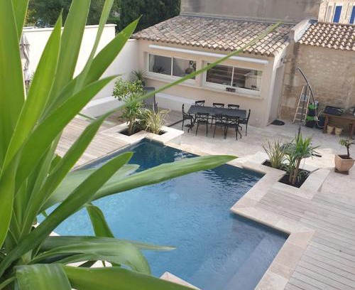 Paradou Villa | Mas du Touret piscine à débordement et jacuzzi