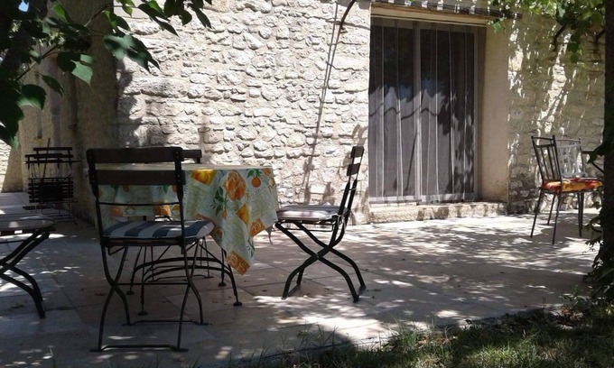 Saint-Michel-l'Observatoire House | Mas provençal with swimming pool in the countryside at St Michel l'observatoire