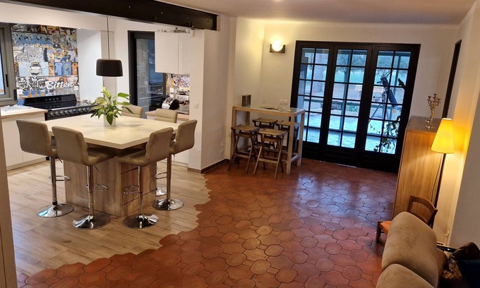 Marguerittes Other | Mas Provencal with swimming pool, Jacuzzi and wooded grounds