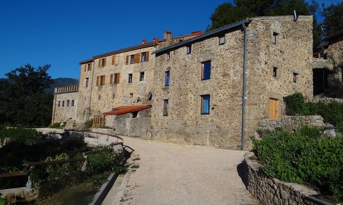 Corsavy House | Mas Vilalte, an old mansion house immersed in the woody slopes of Mount Canigo