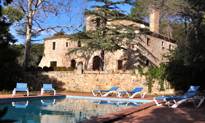 Santa Cristina de Aro Cottage | Masia del Siglo XV en la Costa Brava