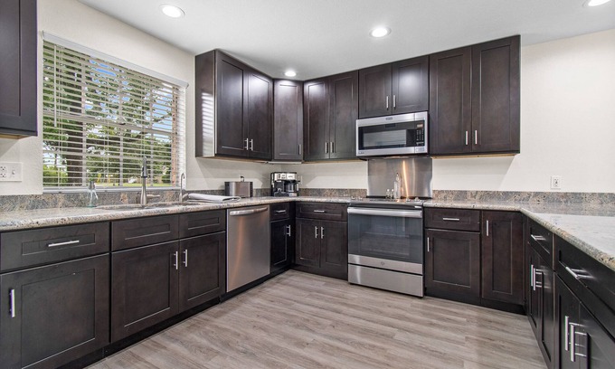 Southeast Pensacola Villa | Massive New Villa Sleeps 30 - 10 min from Pensacola Beach