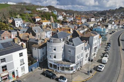 Old Town Hastings House | Master accommodation suite 8