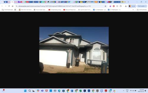Southeast Edmonton House | Master Bedroom private bathroom 23 minutes airport