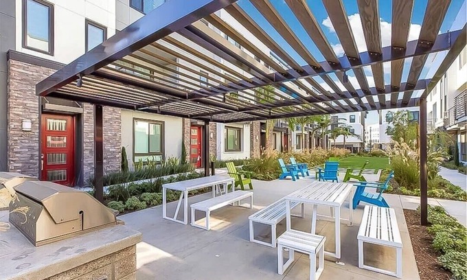 Airport Area House | Master Bedroom with King Bed Central Location