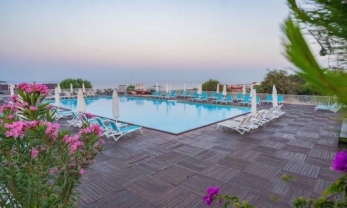 Cenger Hotel | Master Family Club