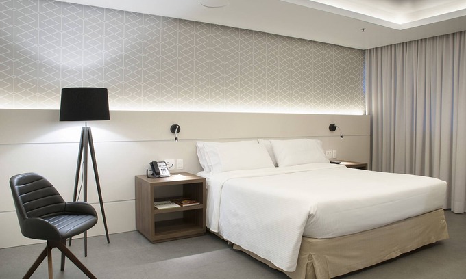 Mont'Serrat Hotel | Master Porto Alegre Hotel - Av Carlos Gomes, Proximo Consulado Americano