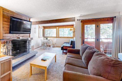 Tahoe Woods Apartment | Master Units 18A & B at Granlibakken