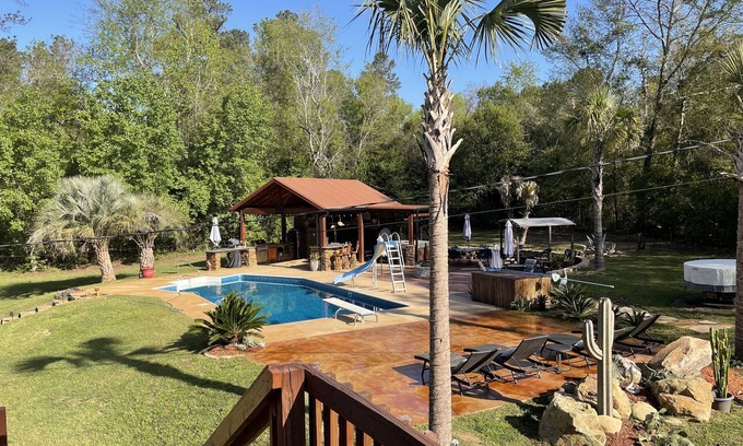 North Augusta House | Masters house rental 2024, hot tub, pool, game room.Longer stay available