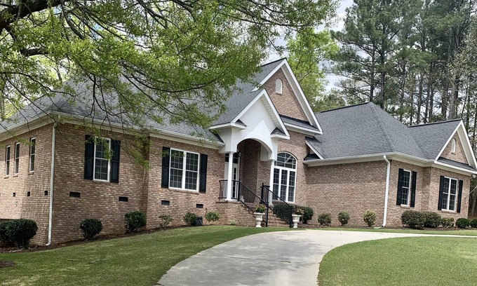 Woodside Plantation House | Master’s Rental - Golf course view in Woodside’s beautiful gated community!