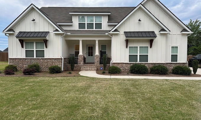 Langley House | Masters Rental! Only 15 miles from Augusta National In the North Augusta area!