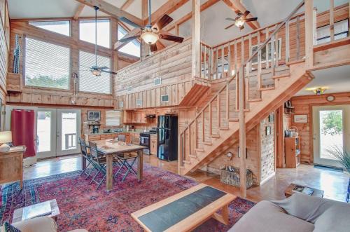 Glen Rose House | Mata'Zamo at High Hope Ranch Cliffside Cabin