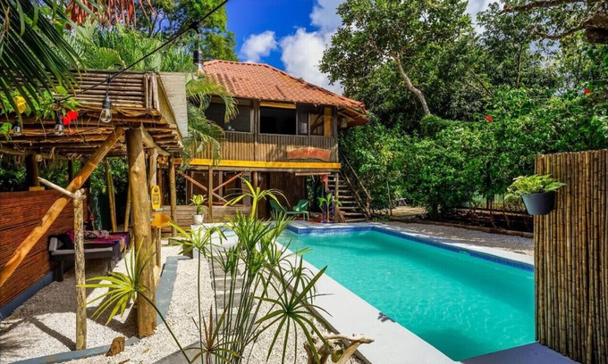 Matapalo Apartment | Matambú Casita: Charming & Rustic with Shared Pool
