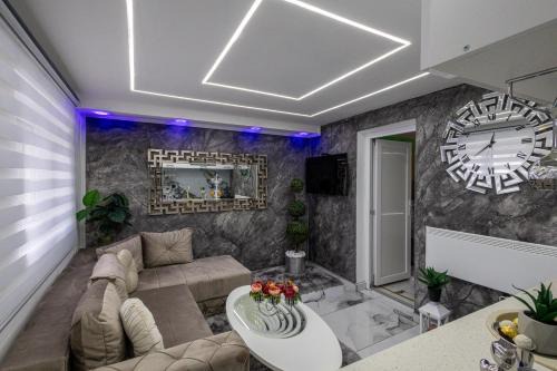 Kraljevo Apartment | Matija Lux