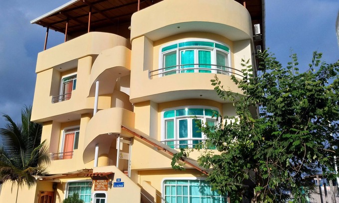 Puerto Ayora Apartment | Matrimonial BED & TWO Twin Beds OR Four Twin Beds Room With Private Bathroom