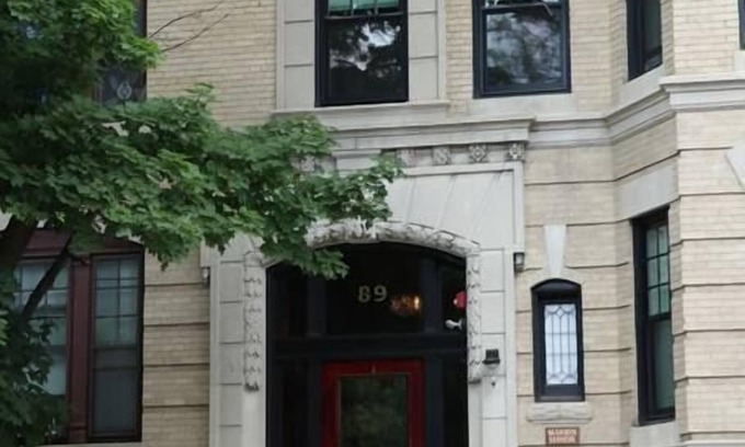 Griggs Park Apartment | Maverick Suites at 89 Marion