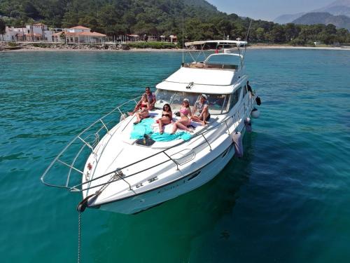 Kemer Boat Rental | Mavideniz Yachting