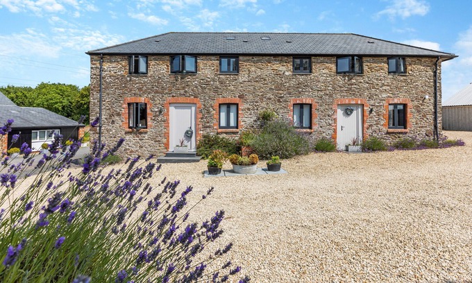 Barnstaple House | Mavis Cottage - Swanmoor Grange